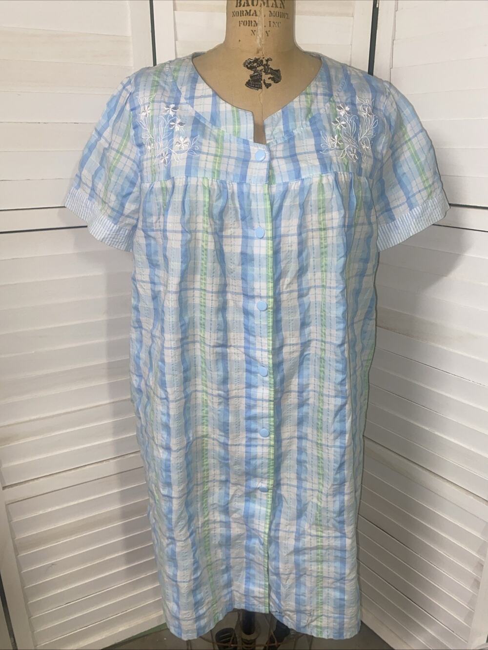 Croft & Barrow Intimates Nightgown House Dress Gingham Floral Embroidered Sz Med